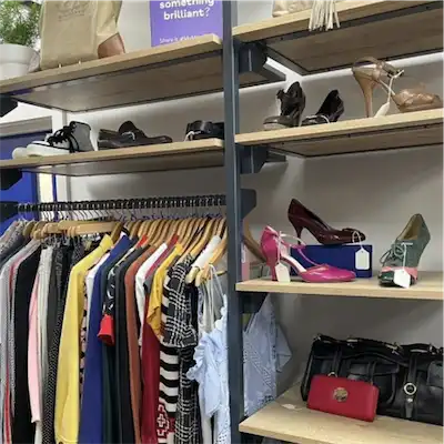 Aliore | Anglais & bénévolat dans un charity shop à Bristol, en Angleterre