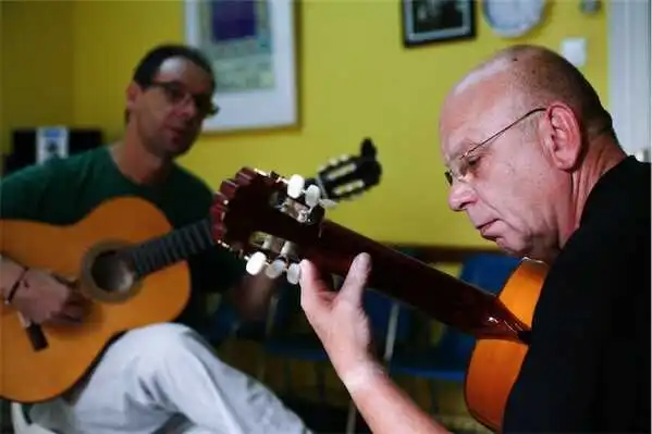 Aliore | Cours de guitare flamenca à Séville, Espagne