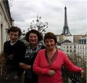 Aliore | Live with and teach English to a family in France